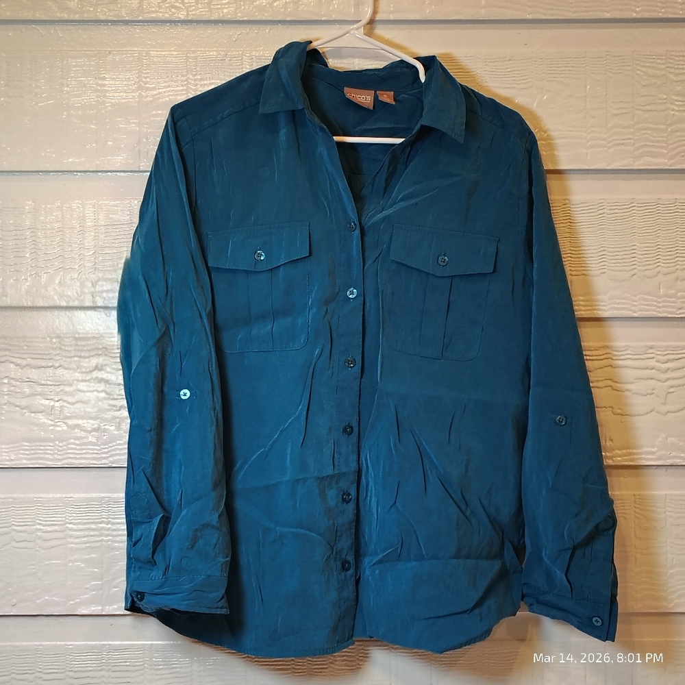 CHICOS WOMENS SZ 2 TEAL BUTTON DOWN MODAL BLEND ROLL TAB SLEEVES US SZ LG BOHO